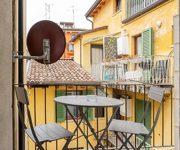 Apartamento Stylish 2 Bedroom With Balcony Verona