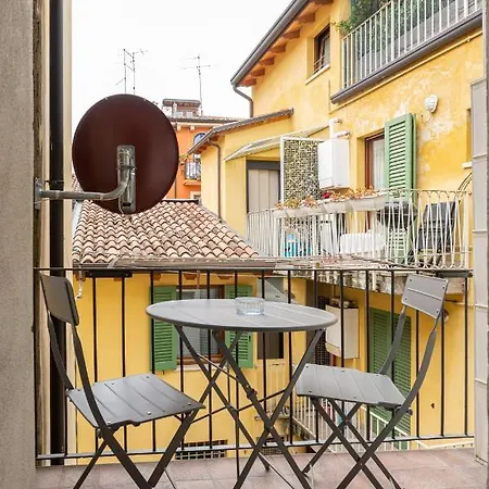 Appartement Stylish 2 Bedroom With Balcony Vérone