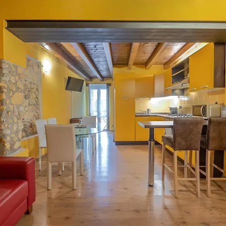 Stylish 2 Bedroom With Balcony Vérone