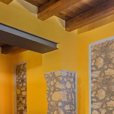 Apartment Stylish 2 Bedroom With Balcony *