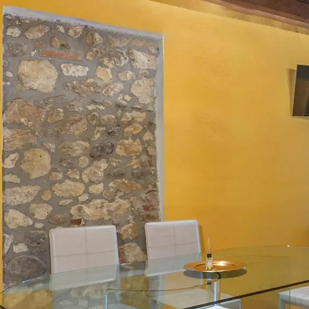 Stylish 2 Bedroom With Balcony Appartement