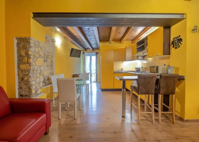 Stylish 2 Bedroom With Balcony Verona
