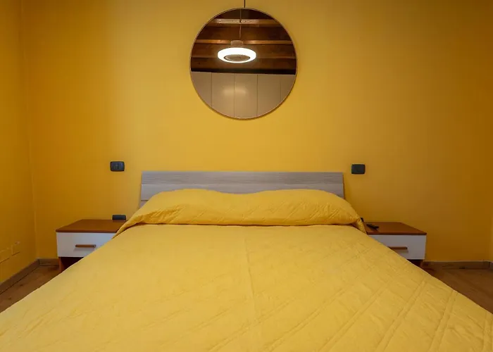 Stylish 2 Bedroom With Balcony *